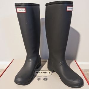 Tall Hunter rain boots (Luna/Black)